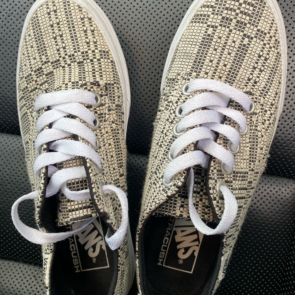 VANS - Picture 5 of 5